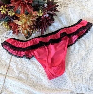 NWOT Aerie Ruffle Thong